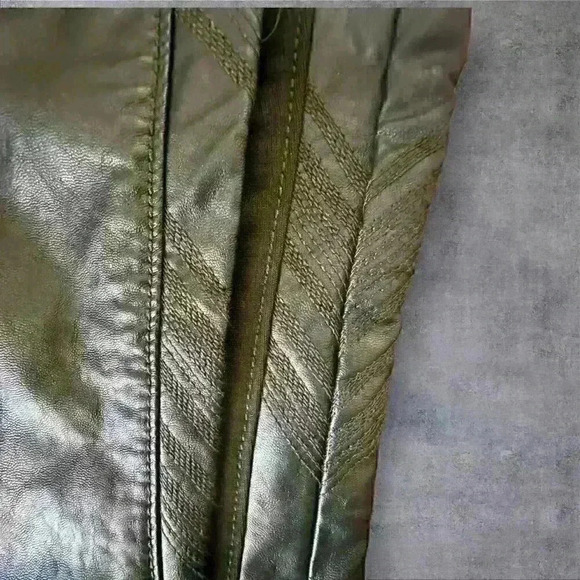 Pilcro Green Faux‎ Leather Front - Picture 6 of 8